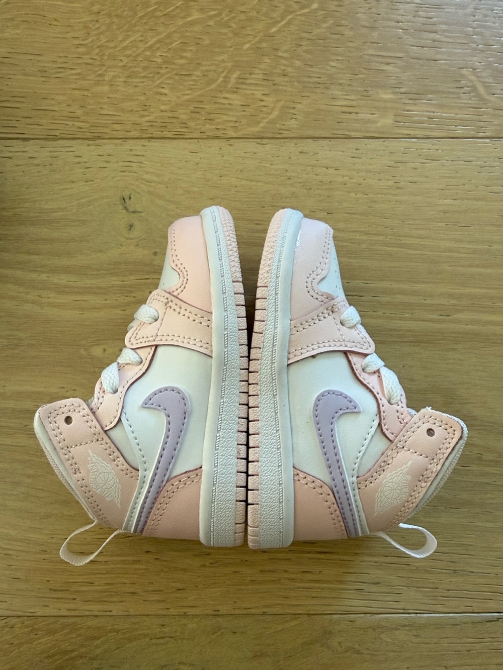 Nike Jordan 1 Mid toddler pink
